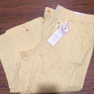 Brand new size 8 Yellow Capri